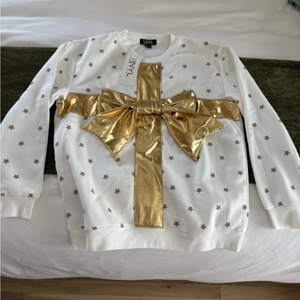 Vinyl icon brand
 White and Gold Star Sweatshirt